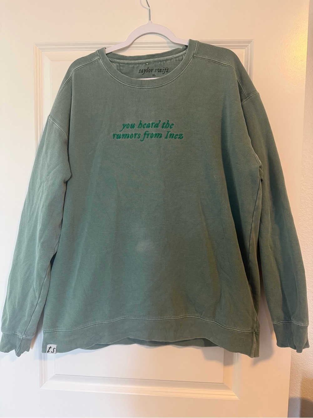 Taylor Swift "you heard the rumors from Inez" Green Embroidered sweatshirt - Picture 2 of 5